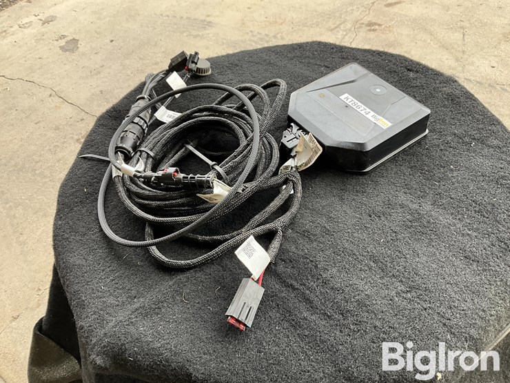 john-deere-m-image-1