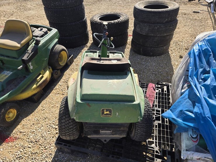 john-deere-la-image-2