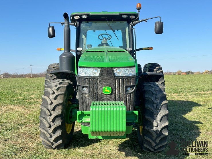 2011-john-deere-8235r-image-2