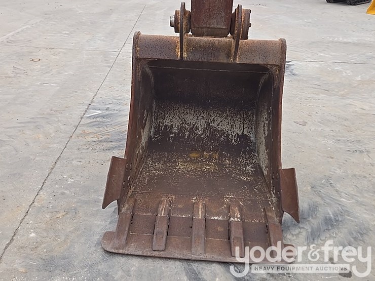 2016-caterpillar-312fgc-image-11