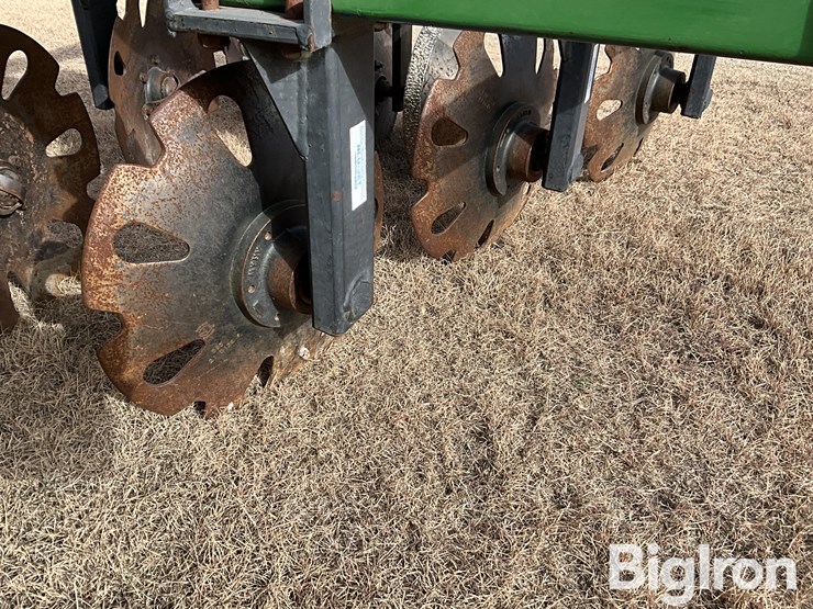 blu-jet-pivot-track-closer-image-16