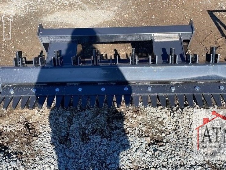new-wolverine-72"-ripper---skidsteer-attachment-image-1