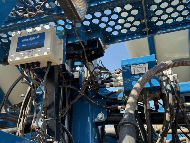 2013-kinze-3600-image-16