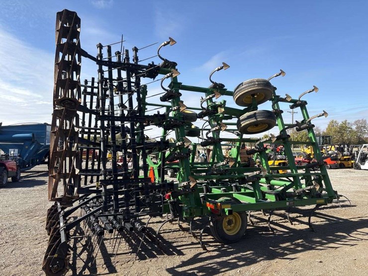 john-deere-2210l-image-9