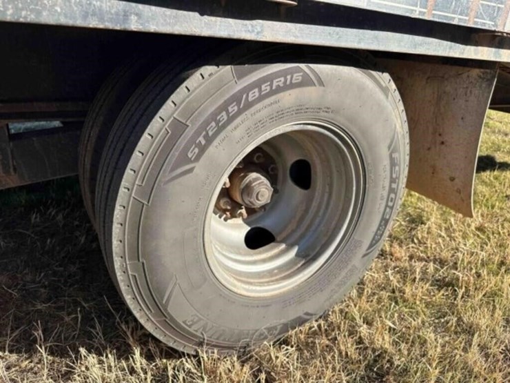 2008-titan-trailer-image-16