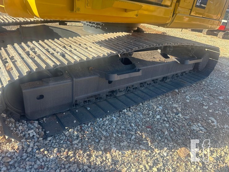 2021-komatsu-pc210-lc-11-image-23