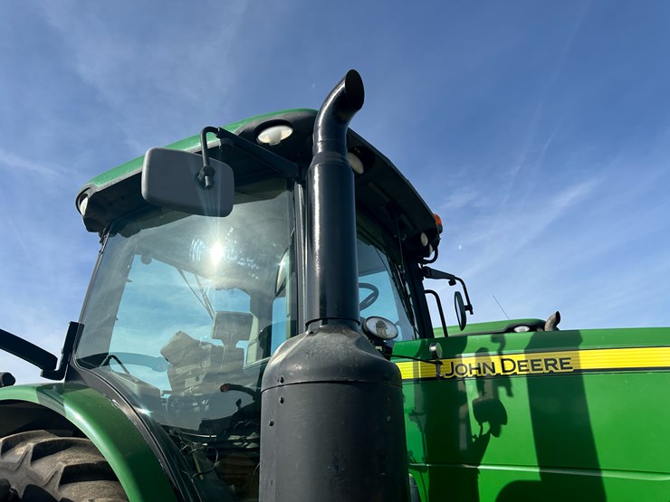 2013-john-deere-8285r-image-28