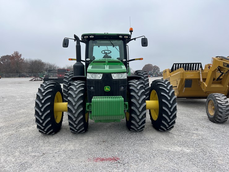 john-deere-8285r-image-2