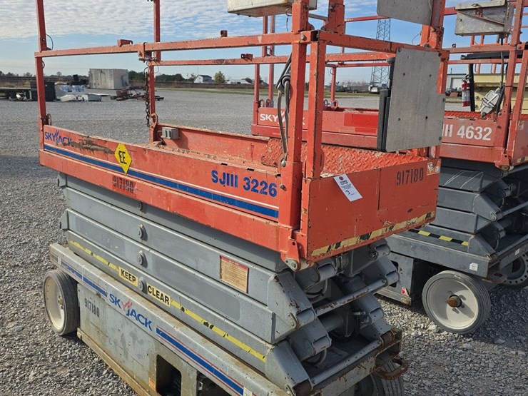 2012-skyjack-sjiii3226-image-3