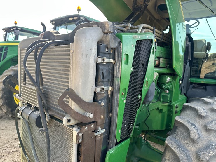 2010-john-deere-8295r-image-46
