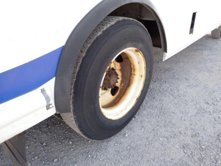 2013-freightliner-mt55-image-48