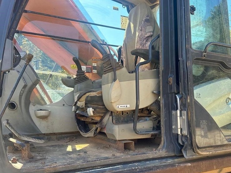 2012-hitachi-zx350-lc-5n-image-11