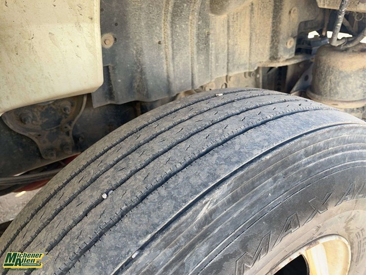 2014-international-durastar-4300-image-11