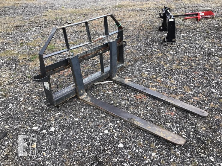 titan-attachments-forks-image-1