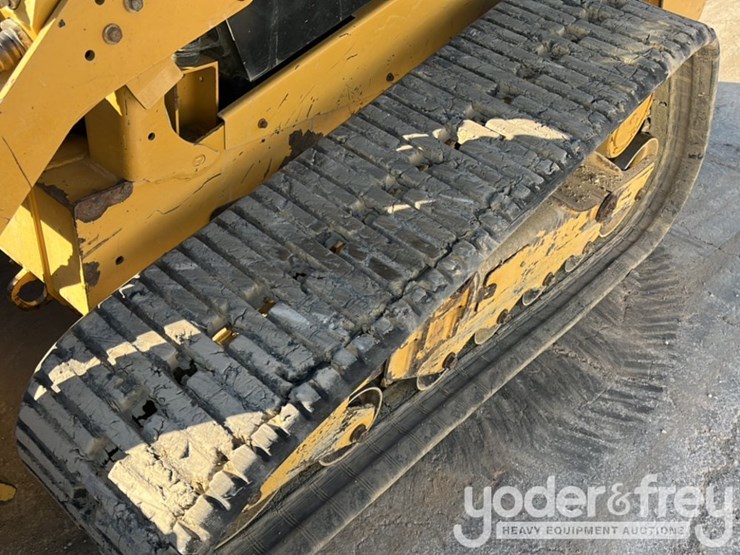 2019-caterpillar-279d3-image-17