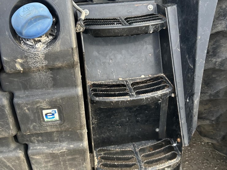 2014-challenger-mt585d-image-21