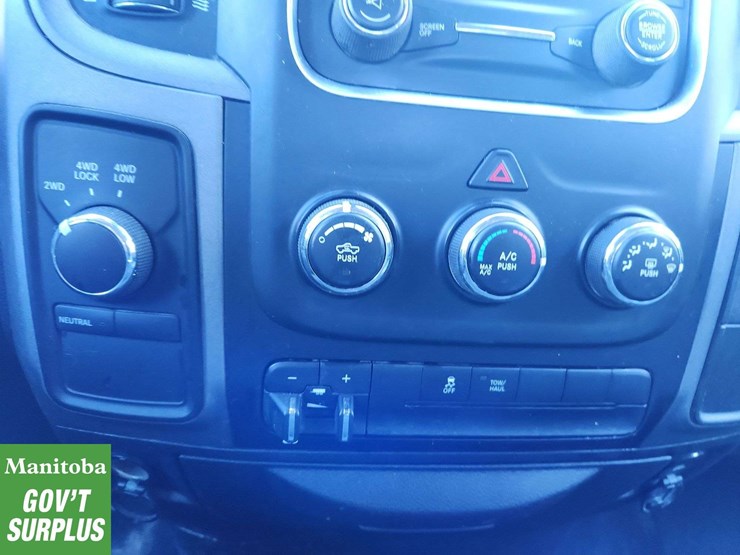 2013-dodge-1500-image-25