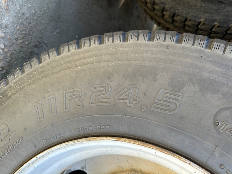 #33712-•-2011-mack-cxu-t/a-sleeper-truck-tractor-1m1aw09y5bm013138-image-5