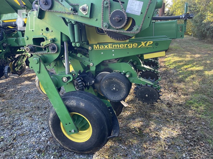2011-john-deere-1770nt-image-25