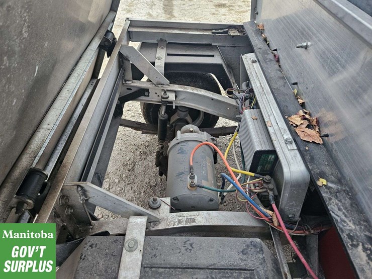 1999-club-car-turf-1-image-16