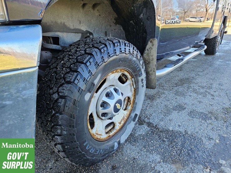 2012-chevrolet-silverado-2500hd-image-14