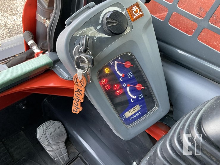 2021-kubota-ssv65-image-22