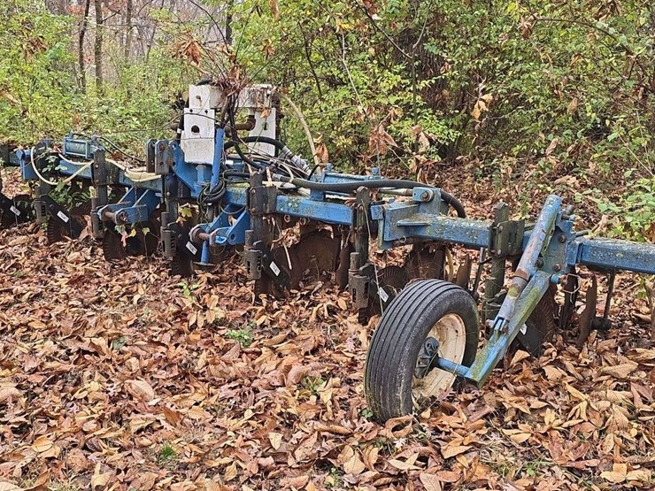 3pt-7-knife-anhydrous-tool-bar,-cooler,-disc-covers,-single-tank-hookup,-raven-monitor-image-1