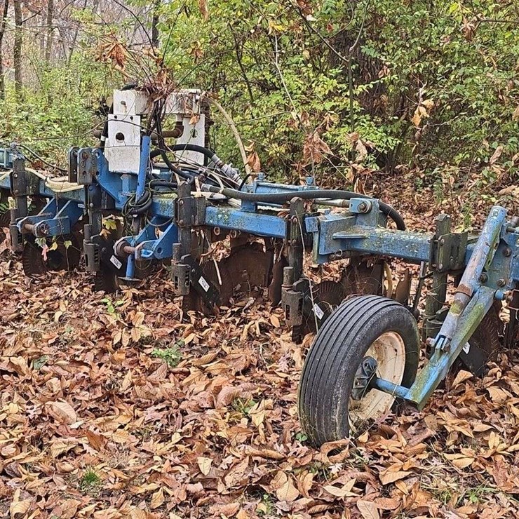 3pt 7 Knife Anhydrous Tool Bar, Cooler, disc covers, single tank hookup, raven monitor