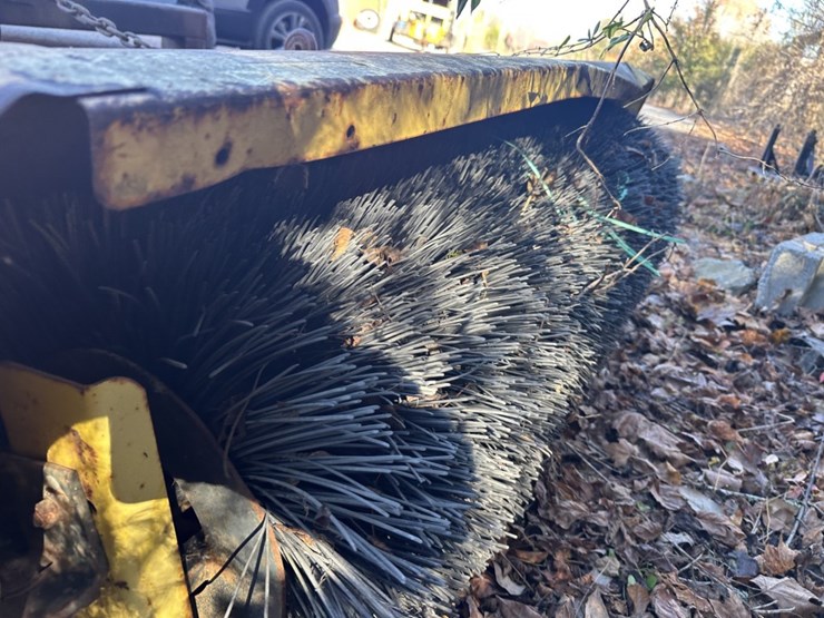 #2209-•-john-deere-3-point-sweeper-image-6