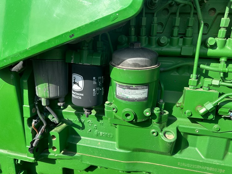 2010-john-deere-8295r-image-52