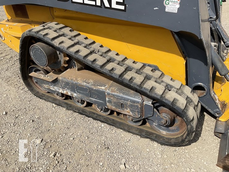 2015-deere-319e-image-14