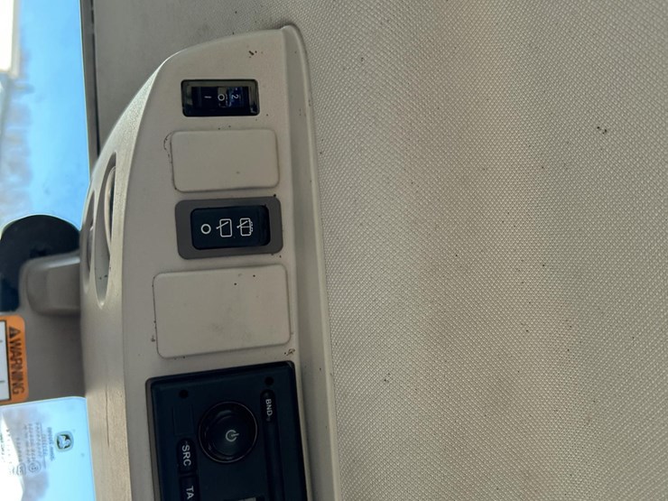 2021-john-deere-6175m-image-51