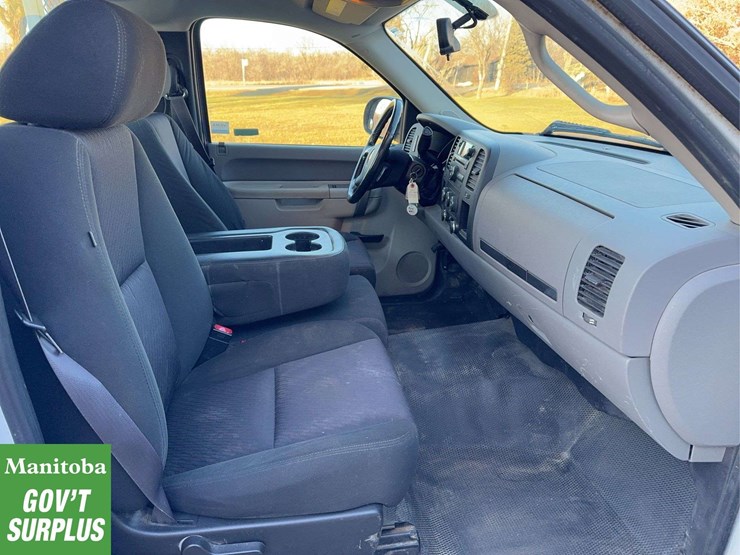 2011-chevrolet-silverado-1500-image-22