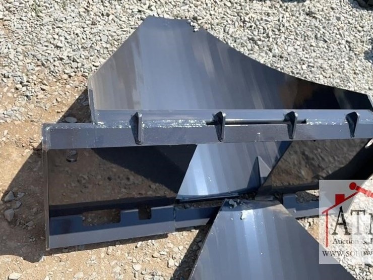 new-wolverine-tree-digger---skidsteer-attachment-image-2