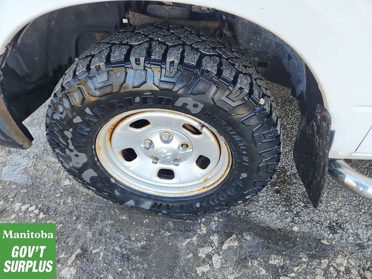 2013-dodge-1500-image-18