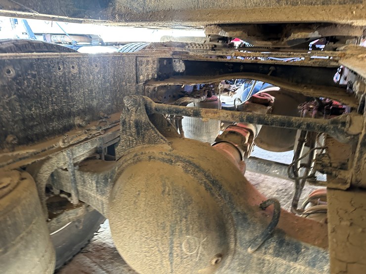 #33708-•-2014-mack-cxu-t/a-daycab-truck-tractor-1m1aw02y3em038036-image-17