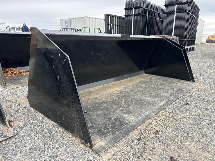 unused-84"-snow-material-bucket-attachment-image-2