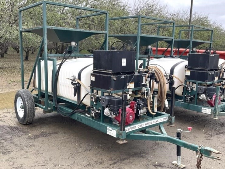 pbm-14'-400g-poly-mixing-tank-trailer-image-1