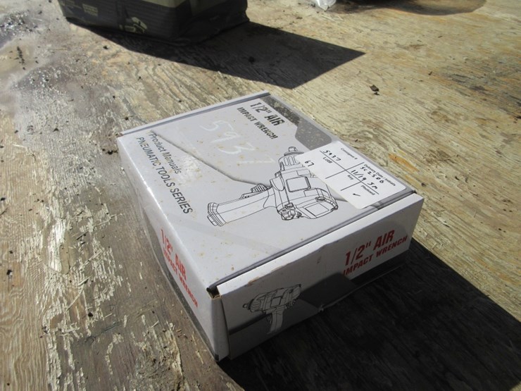 new-unused-1/2"-air-impact-wrench-image-2