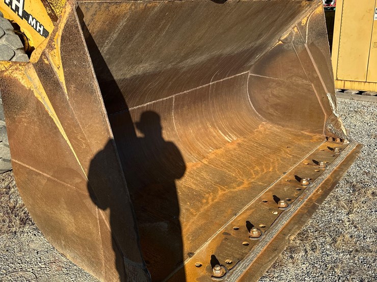 1999-deere-744h-image-4