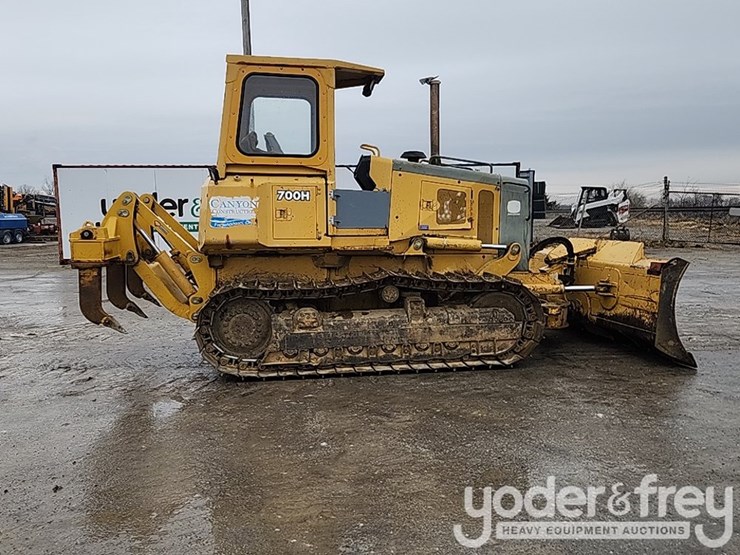 2004-deere-700h-image-7