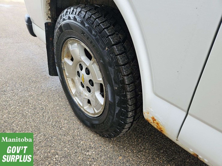 2011-chevrolet-express-1500-image-16