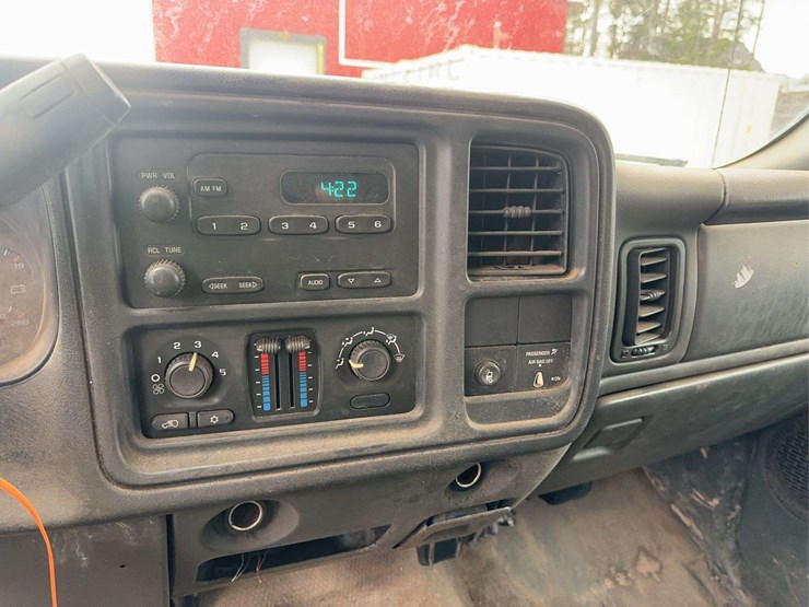 2006-chevrolet-3500-image-23