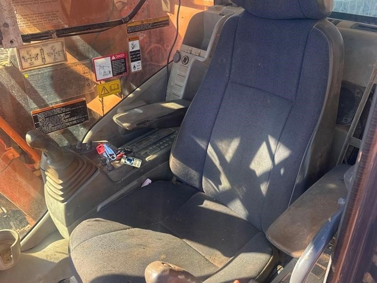 2012-hitachi-zx225us-lc-3-image-18