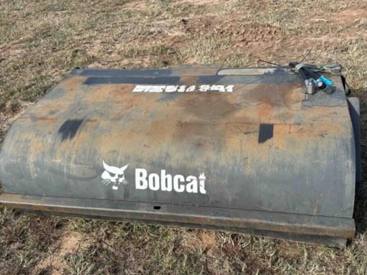 2014-bobcat-skid-steer-sweeper-bucket-image-2