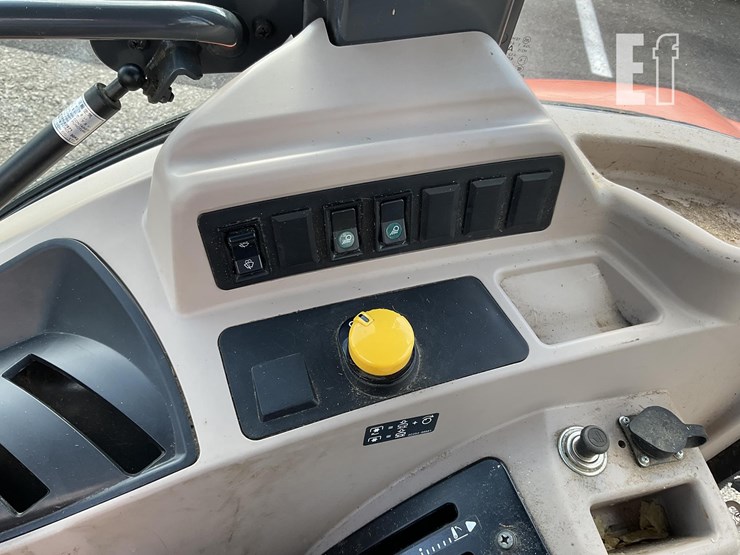 2016-kubota-m7060hdc-image-17