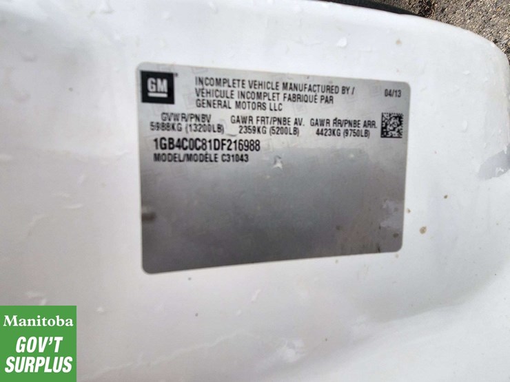 2013-chevrolet-silverado-3500hd-image-23