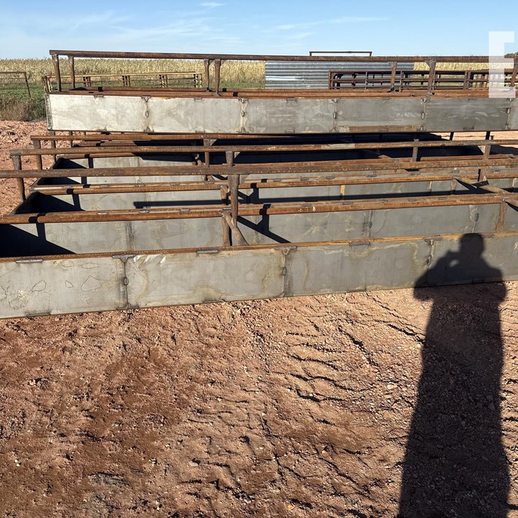 16X 24FT. BOTTOMLESS CALF BUNKS