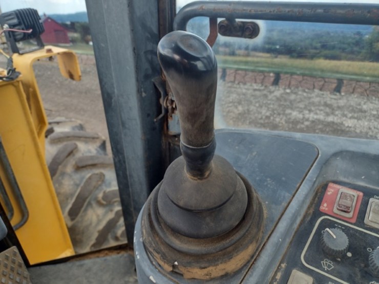 2003-deere-tc54h-image-10