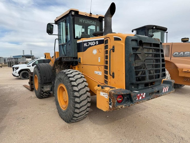 2012-hyundai-hl740-9-image-4